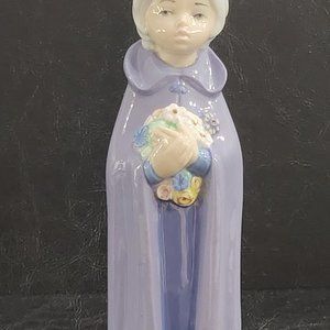 Rare Find Casades Porcelain Girl With Flowers Figurine Made in Spain